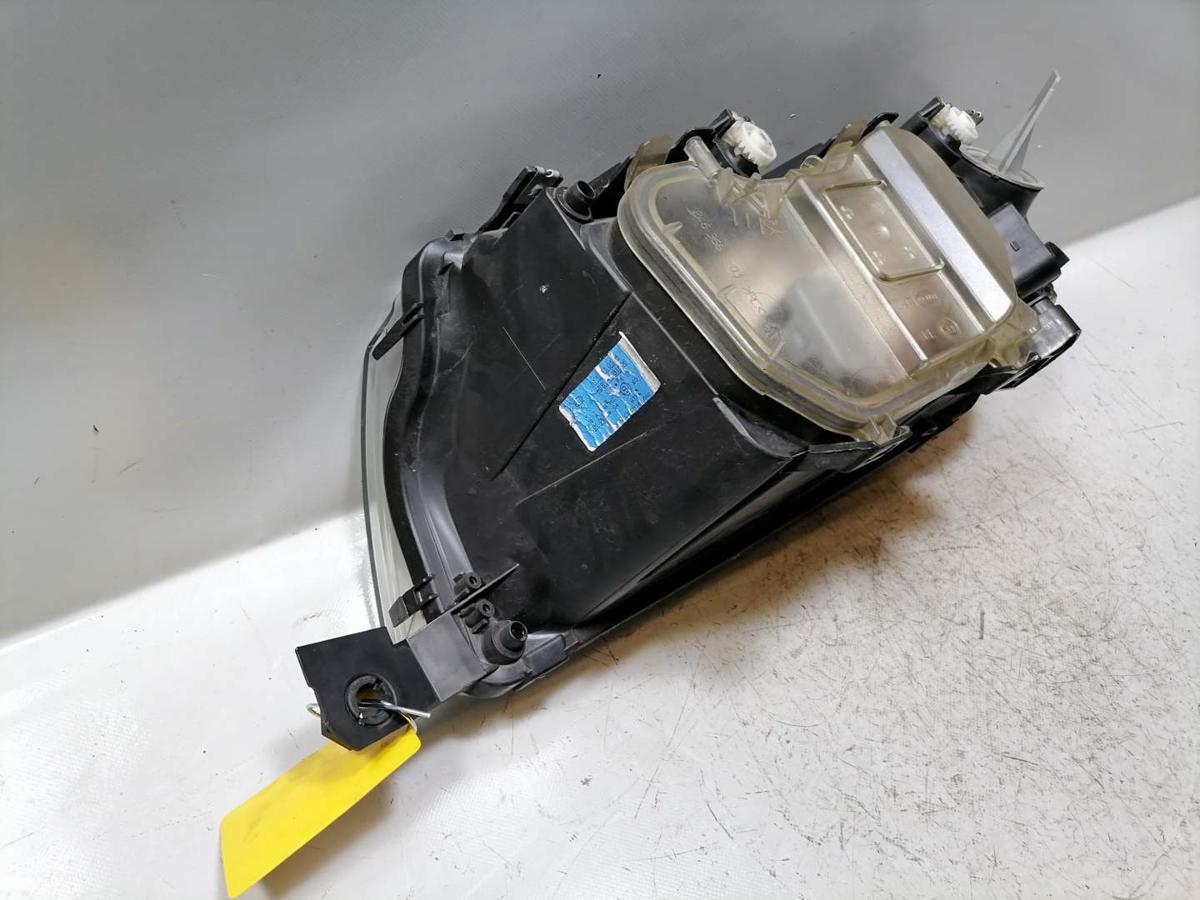 Skoda Fabia 1 original Scheinwerfer vorn rechts Halogen mit Chrom Hintergrund Bj.2001